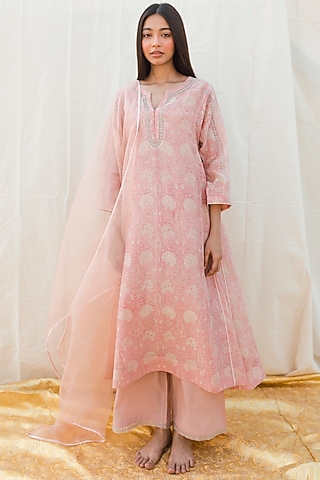 Pink Silk Organza Dupatta by Lajjoo C