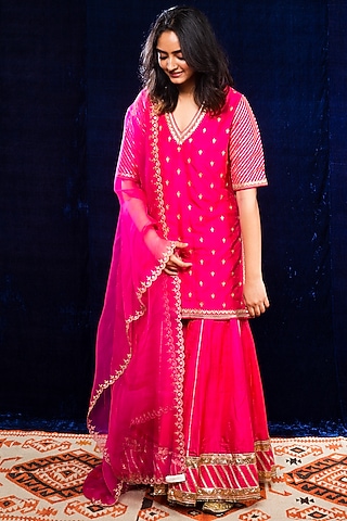 Pink Silk Organza Dupatta by Lajjoo c