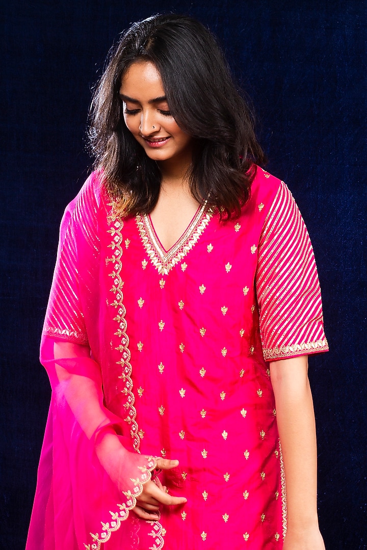 Pink Silk Organza Dupatta by Lajjoo c at Pernia's Pop Up Shop