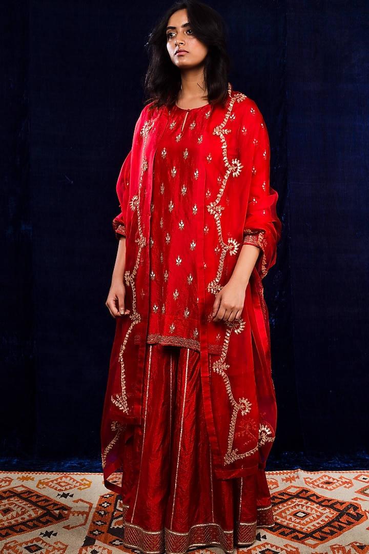 Red Embroidered Dupatta by Lajjoo c