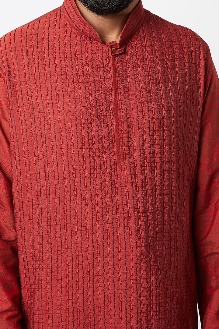 Maroon Textured Kurta Set by Lalit Jalan at Pernia's Pop Up Shop