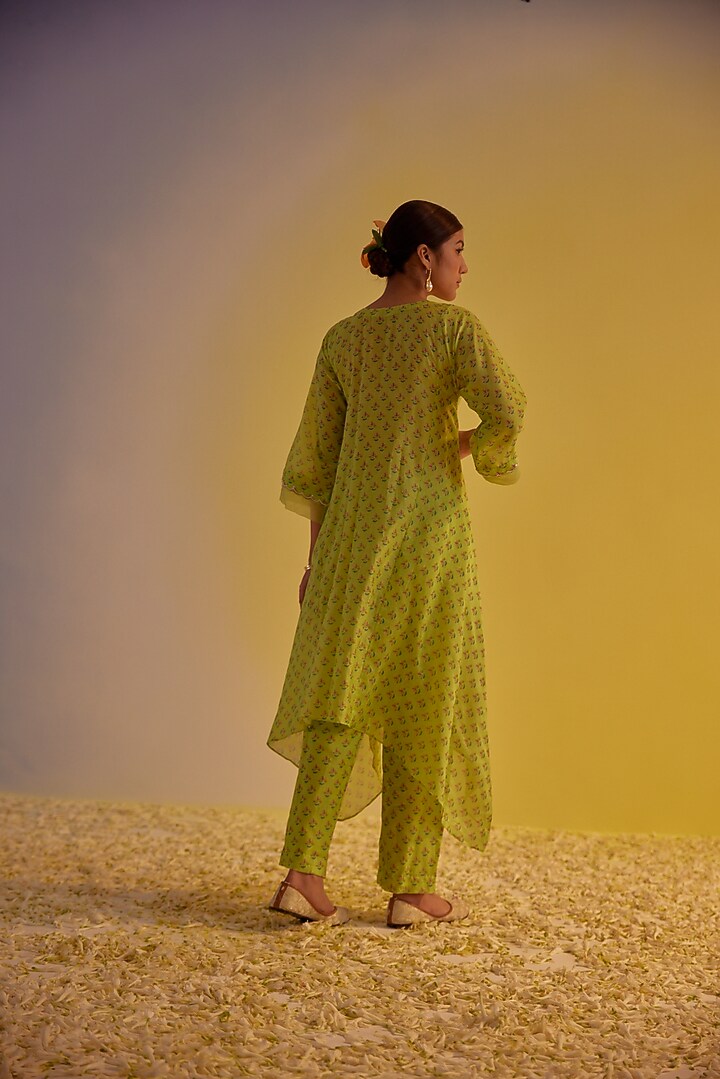 Light Green Chanderi Hand Embroidered & Digital Printed Kurta Set by Label Mansi Nagdev at Pernia's Pop Up Shop