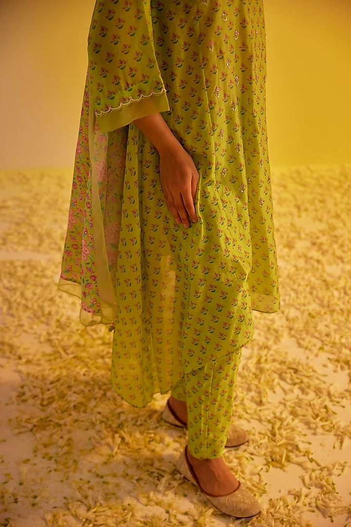 Light Green Chanderi Hand Embroidered & Digital Printed Kurta Set by Label Mansi Nagdev at Pernia's Pop Up Shop