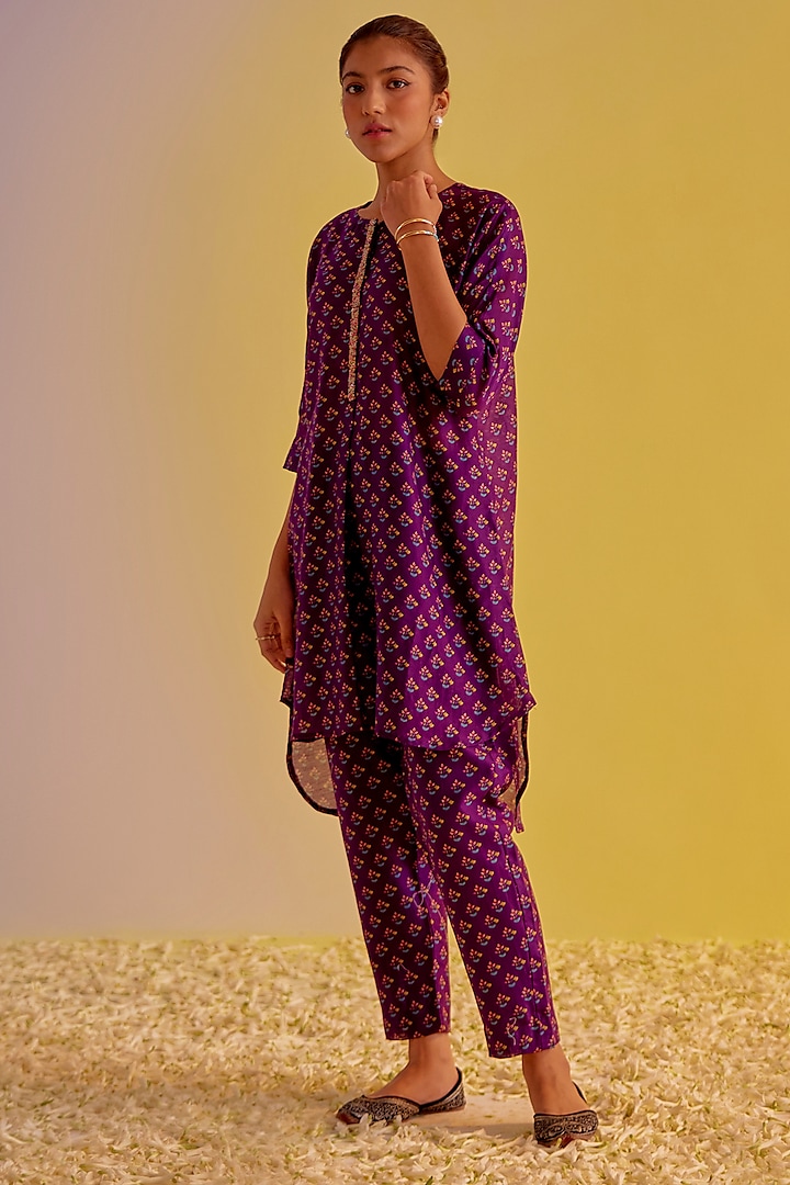 Purple Pure Chanderi Digital Printed & Hand Embroidered Kurta Set by Label Mansi Nagdev