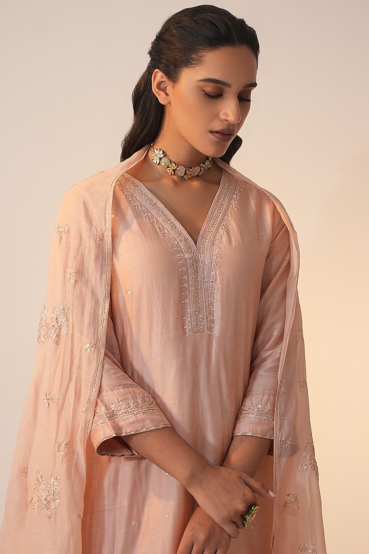 Peach Cotton Silk Block Printed & Hand Embroidered Straight Kurta Set by Label Mansi Nagdev at Pernia's Pop Up Shop