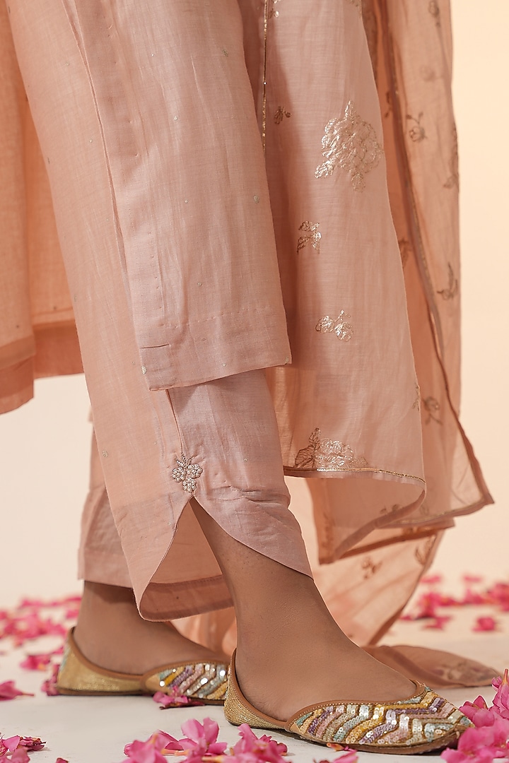 Peach Cotton Silk Block Printed & Hand Embroidered Straight Kurta Set by Label Mansi Nagdev at Pernia's Pop Up Shop