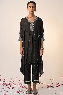 product-color-Black