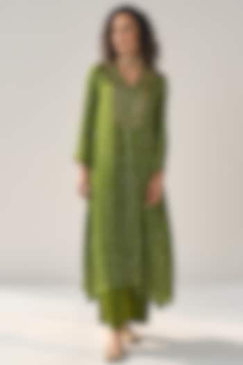 Green Modal Satin Bandhani Sequins Embellished Kurta Set by Label Mansi Nagdev