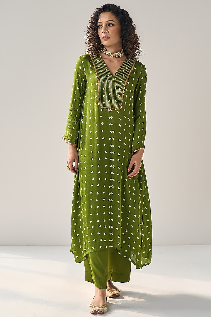 Green Modal Satin Bandhani Sequins Embellished Kurta Set by Label Mansi Nagdev