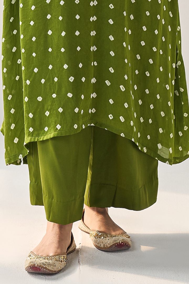 Green Modal Satin Bandhani Sequins Embellished Kurta Set by Label Mansi Nagdev at Pernia's Pop Up Shop