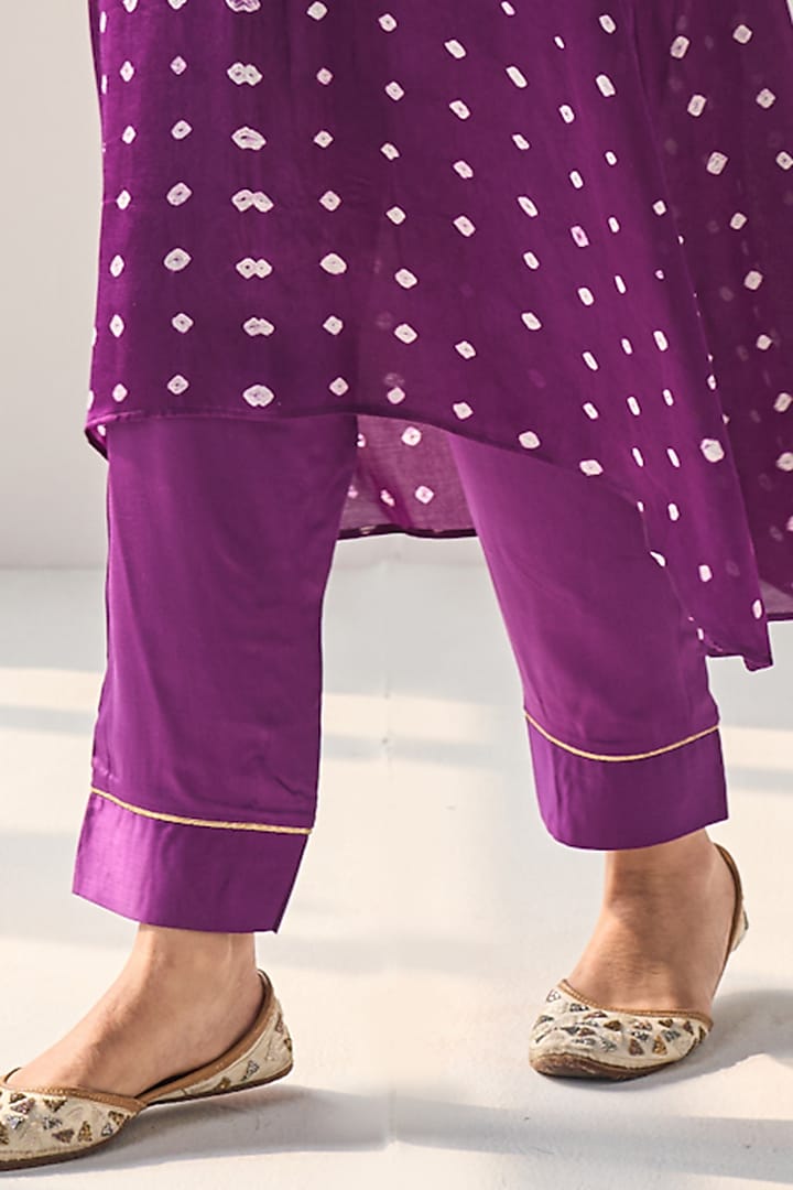Purple Modal Satin Bandhani Hand Embroidered Kurta Set by Label Mansi Nagdev at Pernia's Pop Up Shop