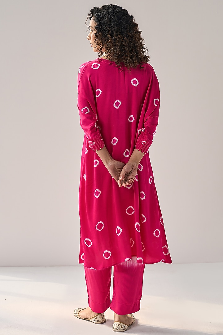 Pink Modal Satin Tie-Dye Sequin Embellished Kurta Set by Label Mansi Nagdev at Pernia's Pop Up Shop