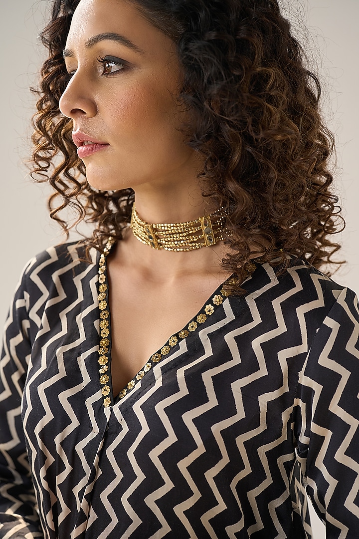 Black Modal Satin Chevron Printed & Hand Embroidered Kurta Set by Label Mansi Nagdev at Pernia's Pop Up Shop