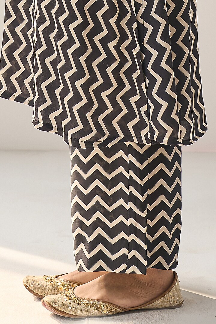 Black Modal Satin Chevron Printed & Hand Embroidered Kurta Set by Label Mansi Nagdev at Pernia's Pop Up Shop