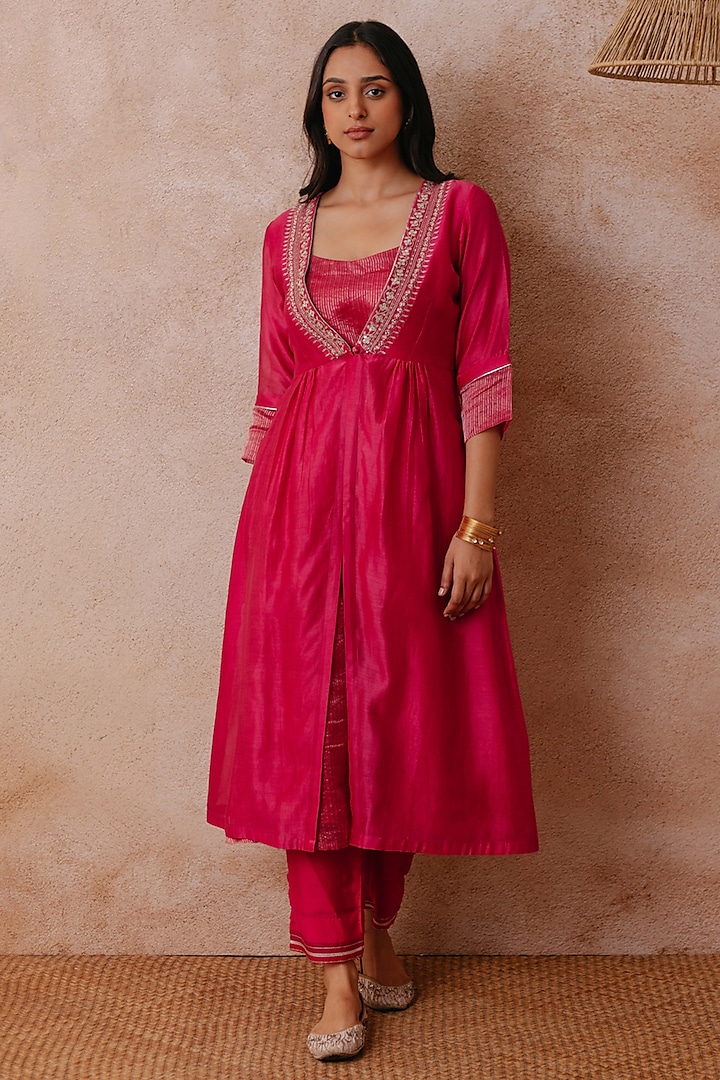 Pink Chanderi Embroidered Jacket Set by Label Mansi Nagdev