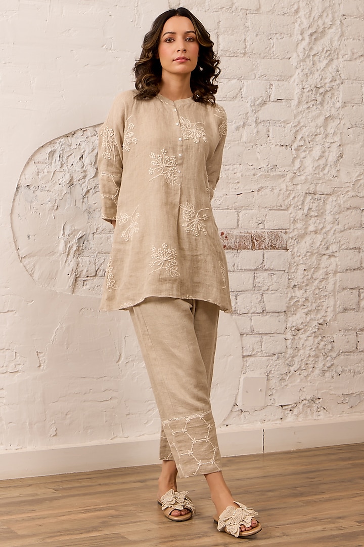 Ivory Linen Hand Embroidered Co-Ord Set by Label Mansi Nagdev at Pernia's Pop Up Shop