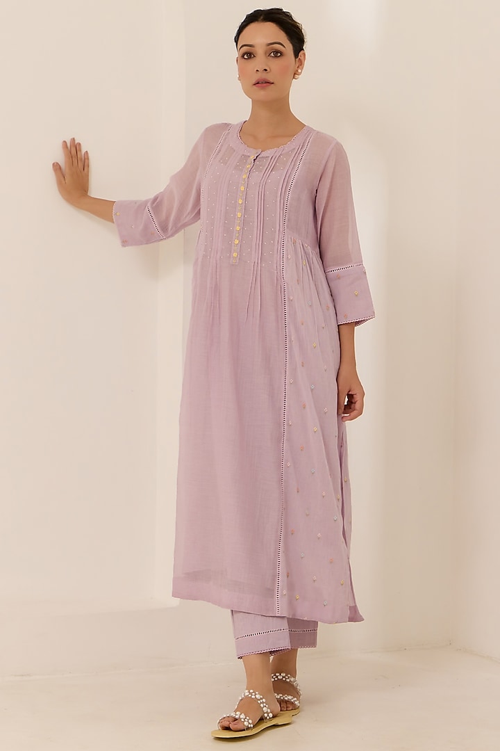 Lavender Mul Cotton Thread & Pearl Work Kalidar Kurta Set by Label Mansi Nagdev at Pernia's Pop Up Shop