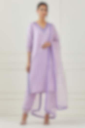 Lavender Embroidered Kurta Set by Label Nitika at Pernia's Pop Up Shop