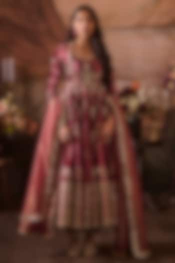 Dusty Pink Velvet Zari Hand Embellished Party Wear Anarkali Set by Lashkaraa at Pernia's Pop Up Shop