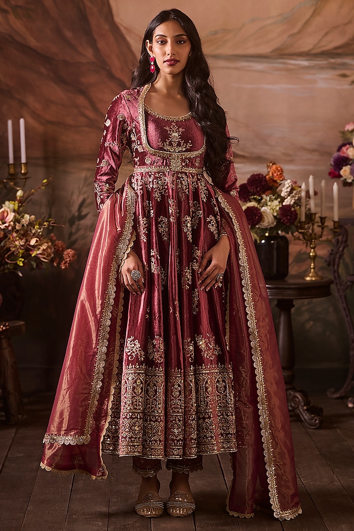 Dusty Pink Velvet Zari Hand Embellished Party Wear Anarkali Set by Lashkaraa at Pernia's Pop Up Shop