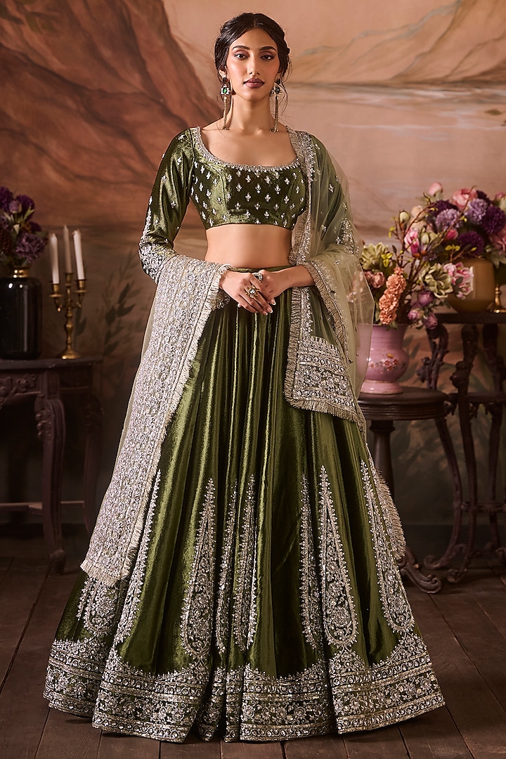 Green Velvet Zari Hand Embellished Lehenga Set by Lashkaraa at Pernia's Pop Up Shop