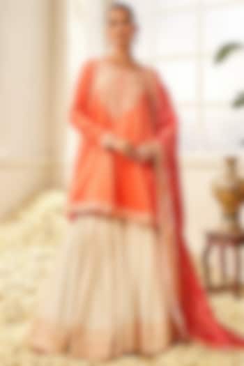 White Crepe Thread Embellished Gharara Set by Lashkaraa at Pernia's Pop Up Shop