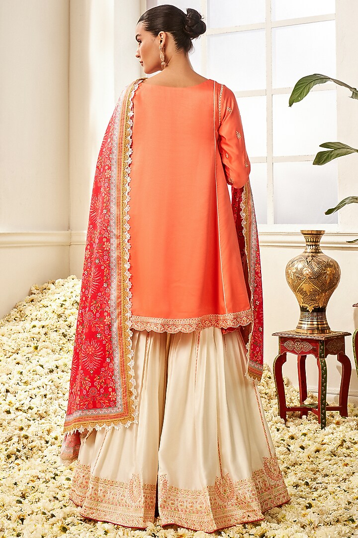 White Crepe Thread Embellished Gharara Set by Lashkaraa at Pernia's Pop Up Shop