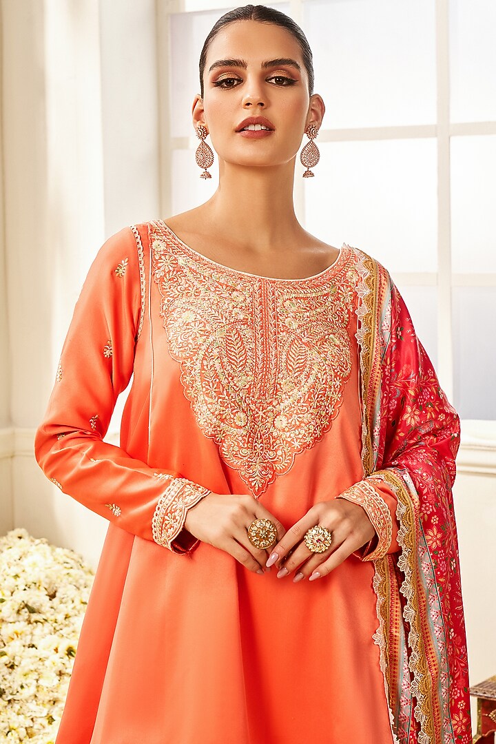 White Crepe Thread Embellished Gharara Set by Lashkaraa at Pernia's Pop Up Shop