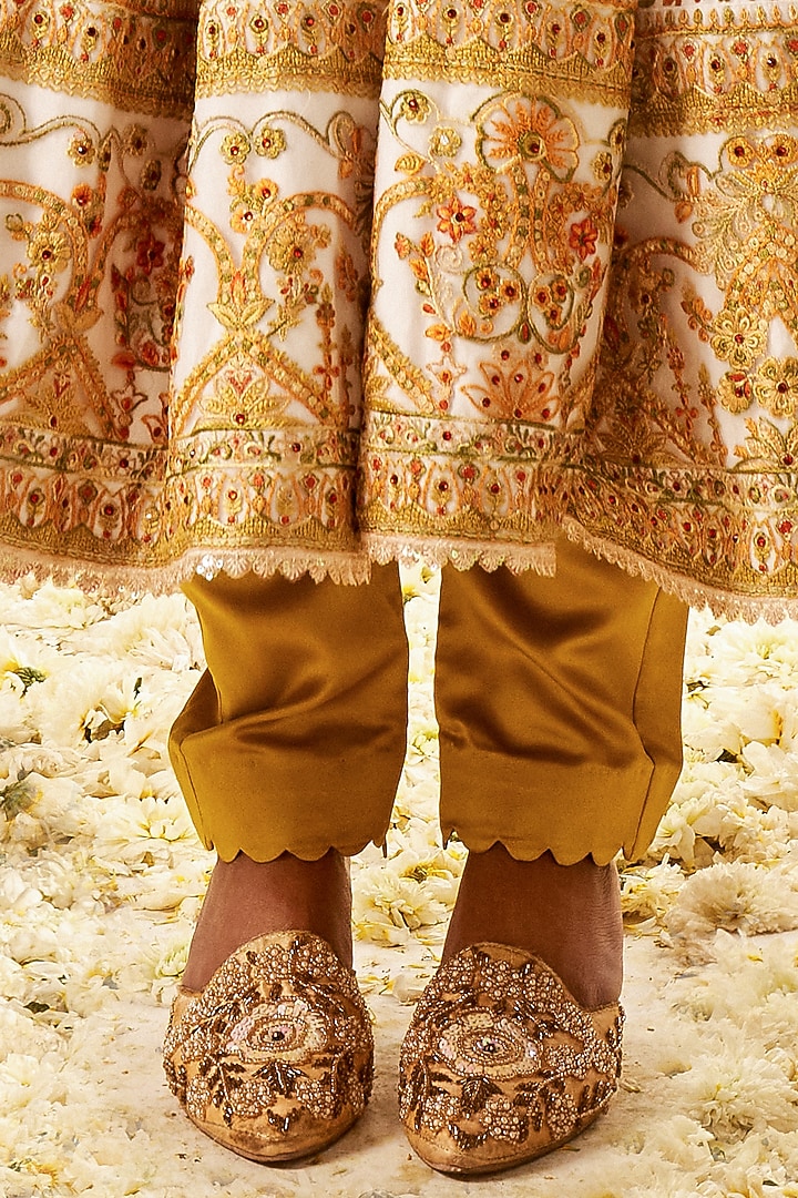 White Satin Printed & Zari Embellished Party Wear Anarkali Set by Lashkaraa at Pernia's Pop Up Shop