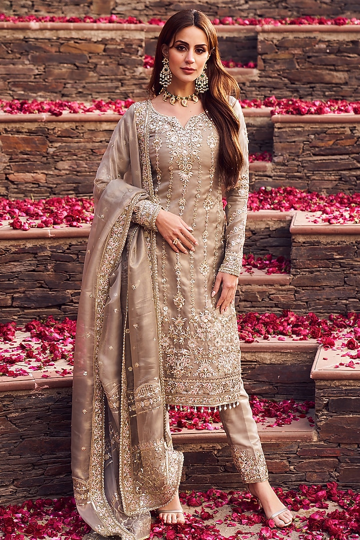 Dusty Grey Net Zari Embroidered Kurta Set by Lashkaraa at Pernia's Pop Up Shop
