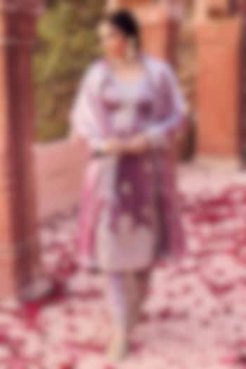 Dusty Purple Organza Zari Embroidered Kurta Set by Lashkaraa at Pernia's Pop Up Shop