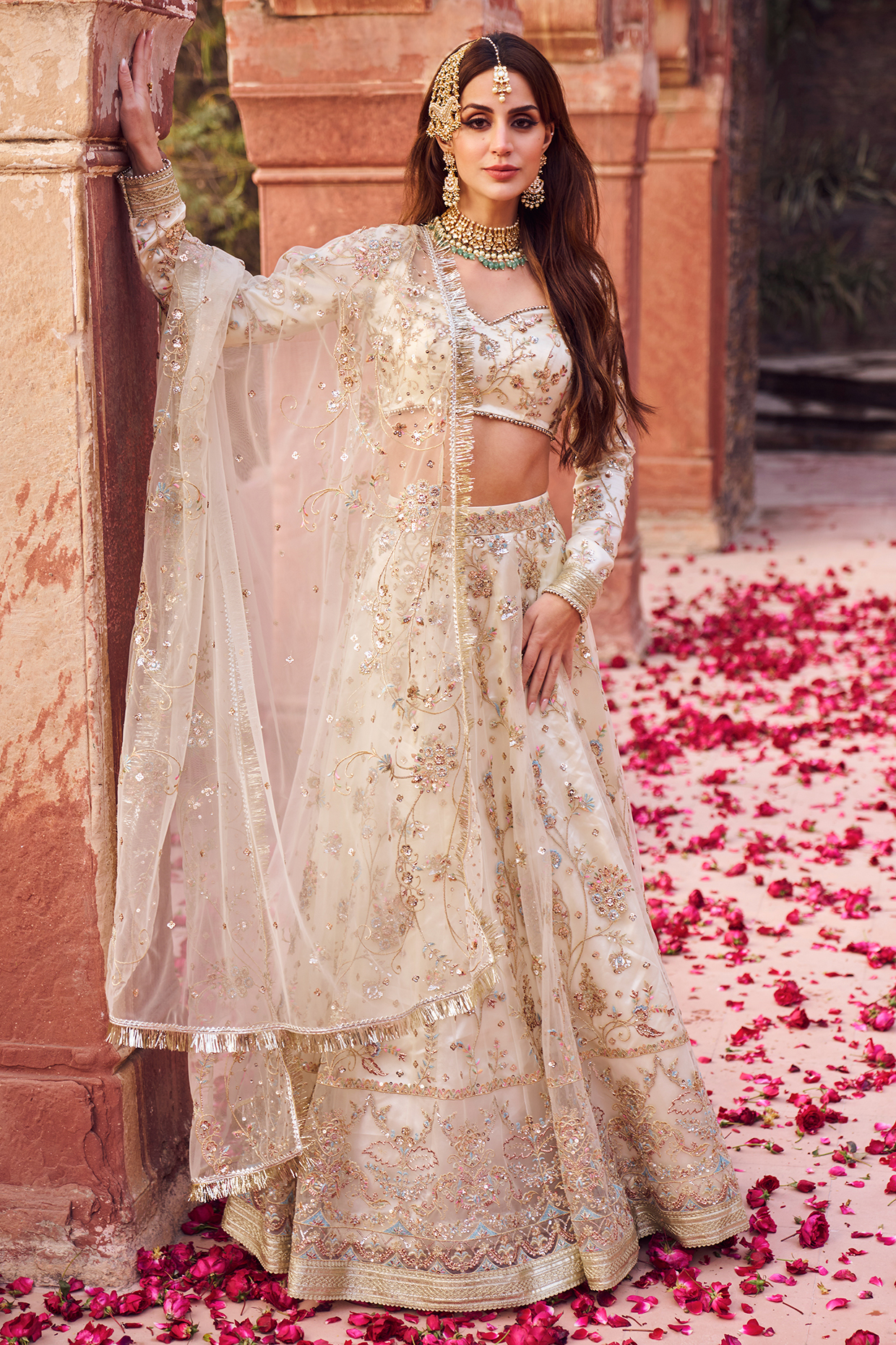 Off-White Net Zari Embroidered Lehenga Set by Lashkaraa at Pernia's Pop Up Shop