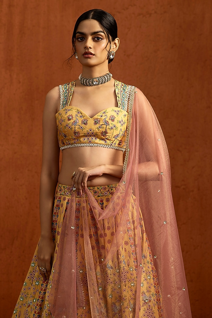 Yellow Viscose Silk Zari Embroidered Lehenga Set by Lashkaraa at Pernia's Pop Up Shop