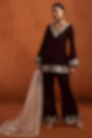 Maroon Velvet Zari Embroidered Short Kurta Set by Lashkaraa at Pernia's Pop Up Shop