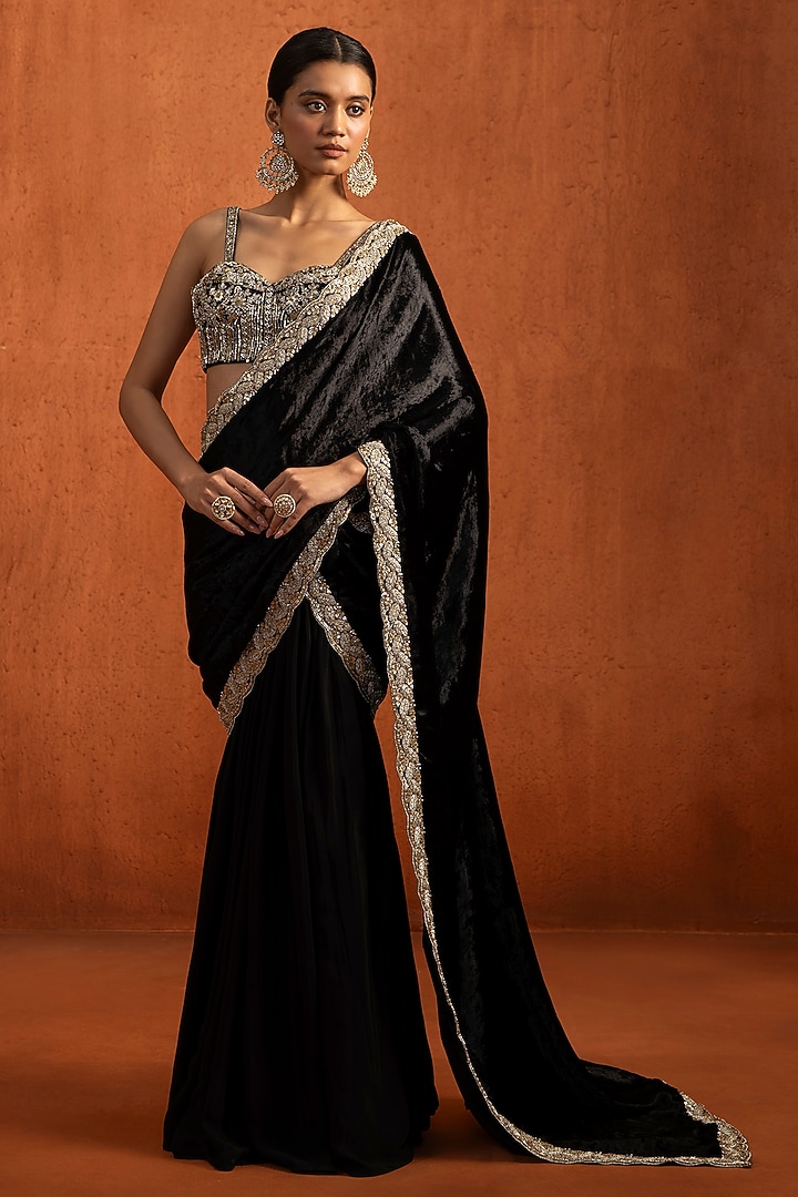 Black Viscose Velvet Sequins Embroidered Party Wear Saree Set by Lashkaraa at Pernia's Pop Up Shop