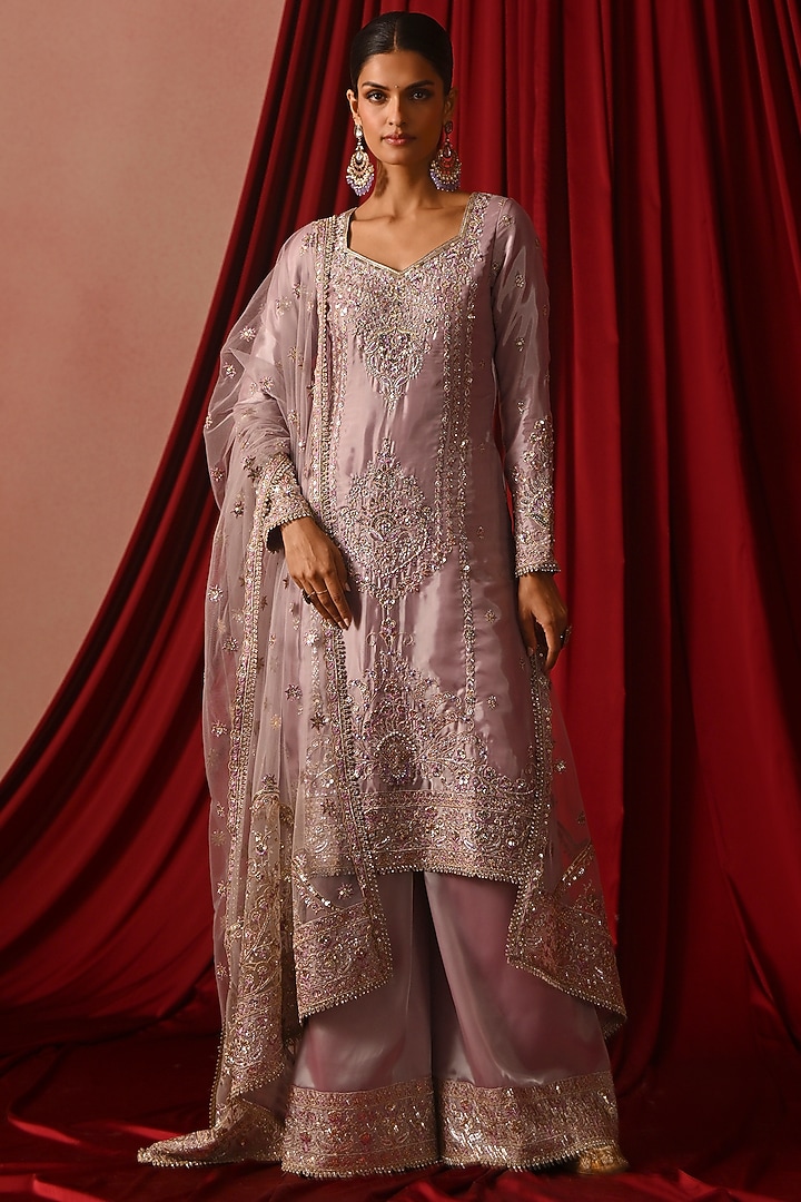 Lavender Silk Zari Embroidered Kurta Set by Lashkaraa at Pernia's Pop Up Shop