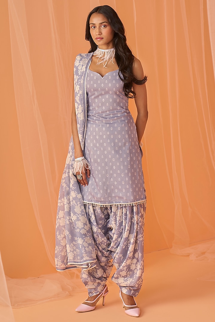 Grey Chanderi Floral Printed Kurta Set by Lashkaraa at Pernia's Pop Up Shop