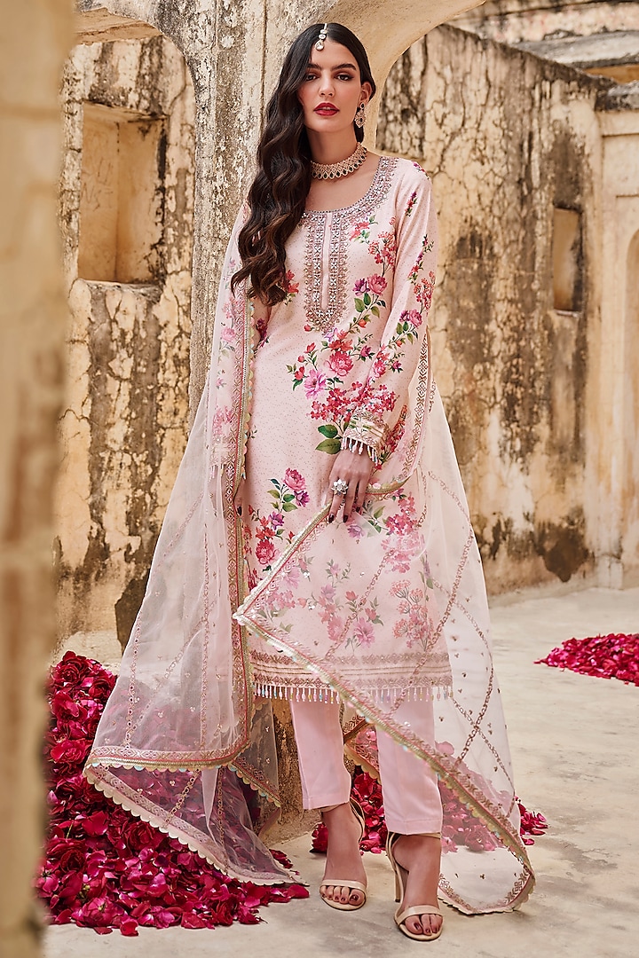 Soft Pink Crepe Sequins Embroidered & Floral Printed Kurta Set by Lashkaraa at Pernia's Pop Up Shop