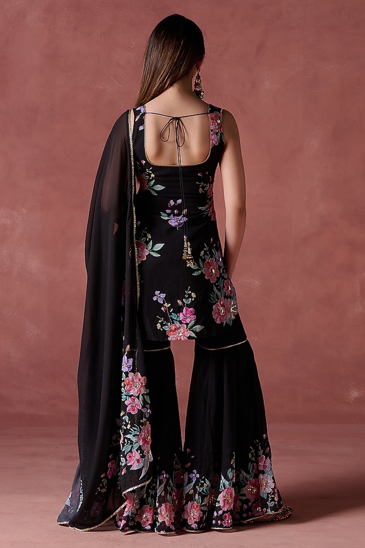 Black Georgette Floral Printed Kurta Set by Lashkaraa at Pernia's Pop Up Shop
