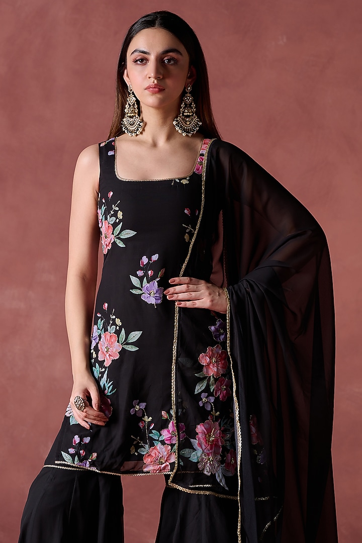 Black Georgette Floral Printed Kurta Set by Lashkaraa at Pernia's Pop Up Shop