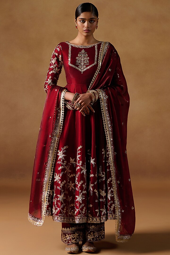 Red Tissue Organza Zari Hand Embroidered Party Wear Anarkali Set by Lashkaraa at Pernia's Pop Up Shop