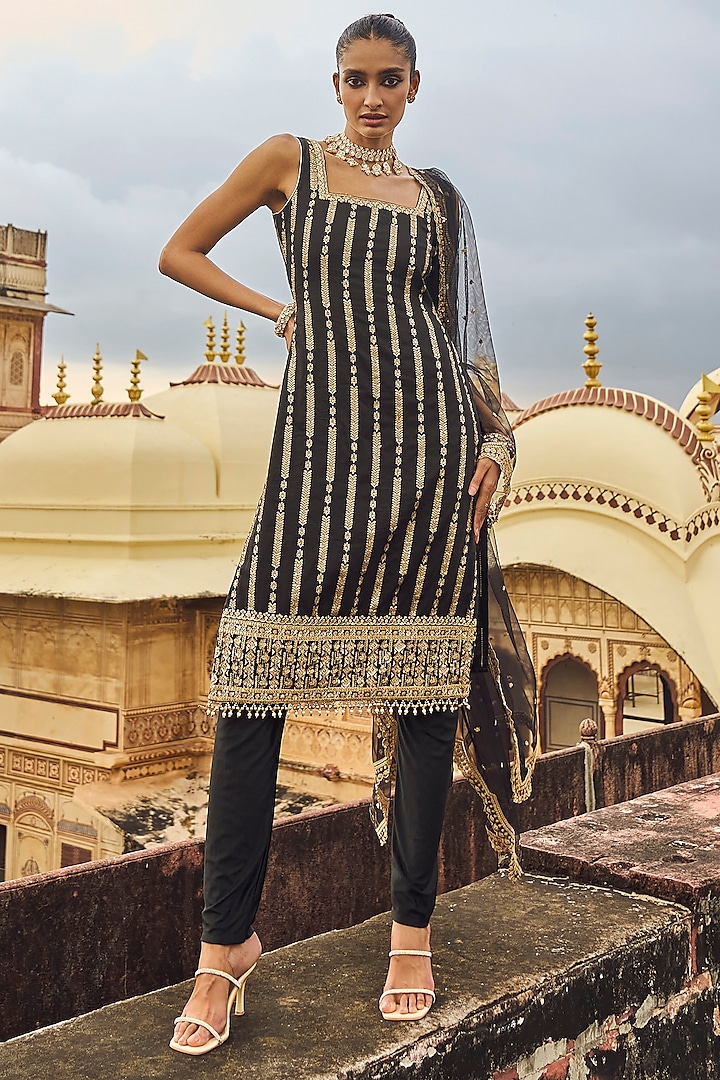 Black & Gold Brocade Zari Embroidered Straight Kurta Set by Lashkaraa at Pernia's Pop Up Shop