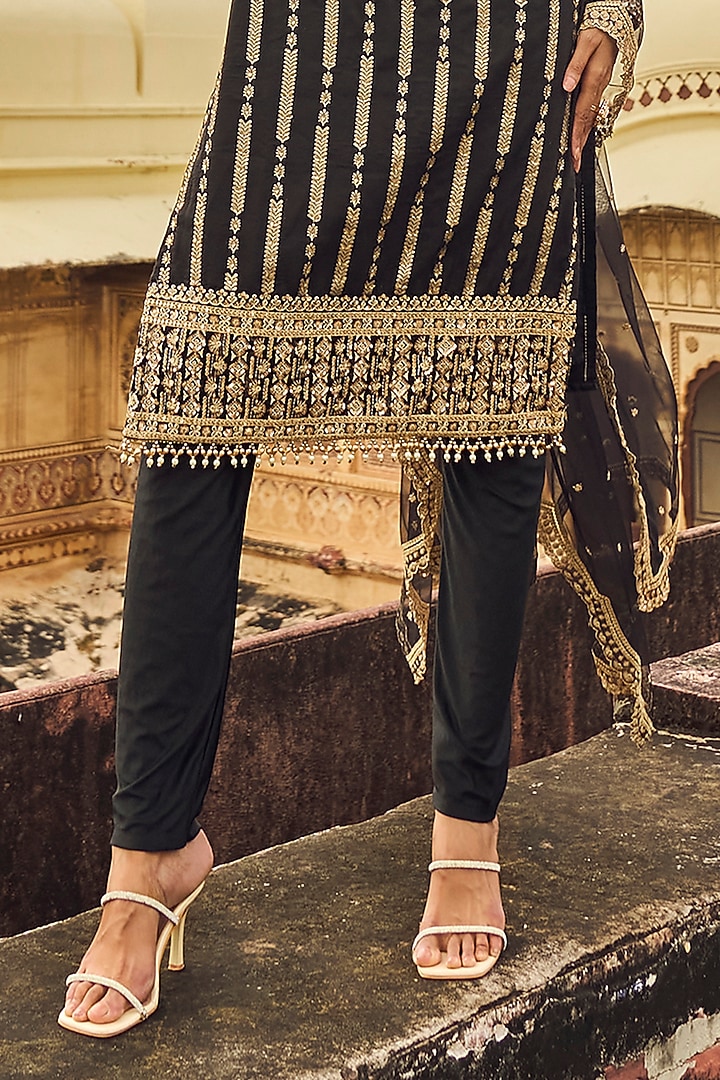 Black & Gold Brocade Zari Embroidered Straight Kurta Set by Lashkaraa at Pernia's Pop Up Shop