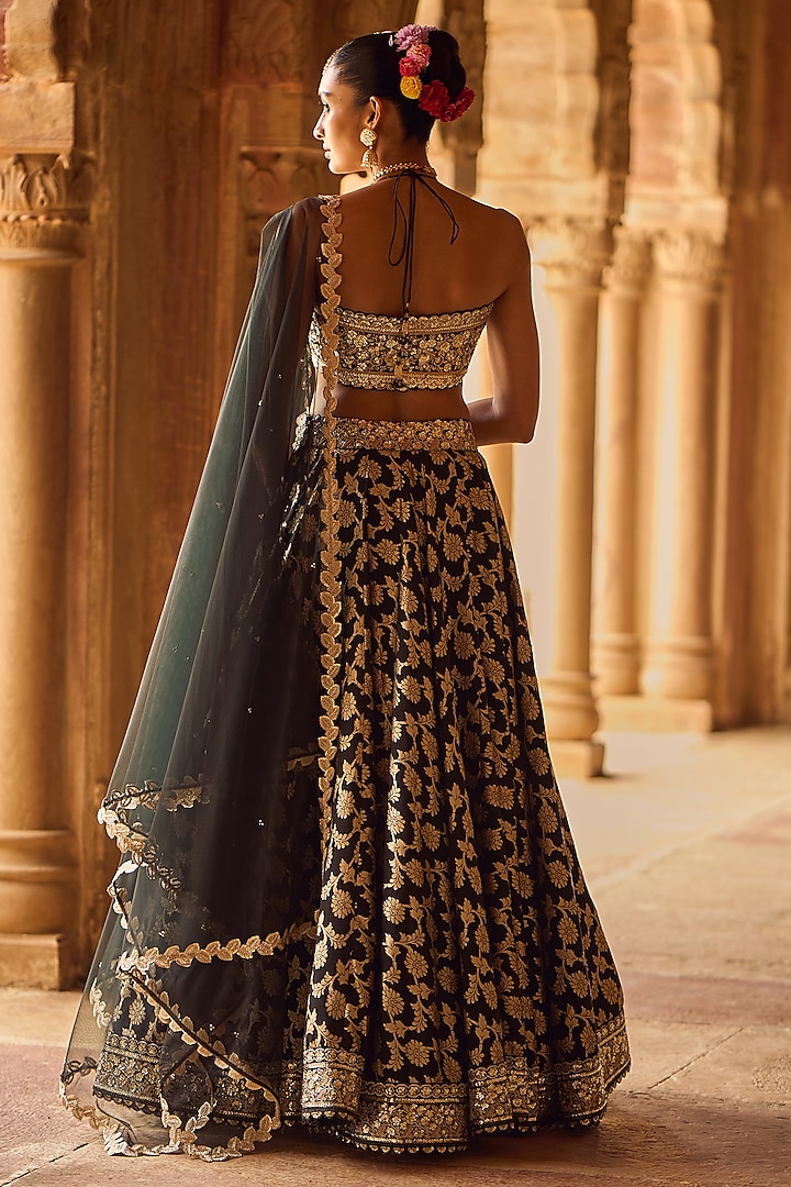 Black Brocade Thread Embroidered Lehenga Set by Lashkaraa at Pernia's Pop Up Shop