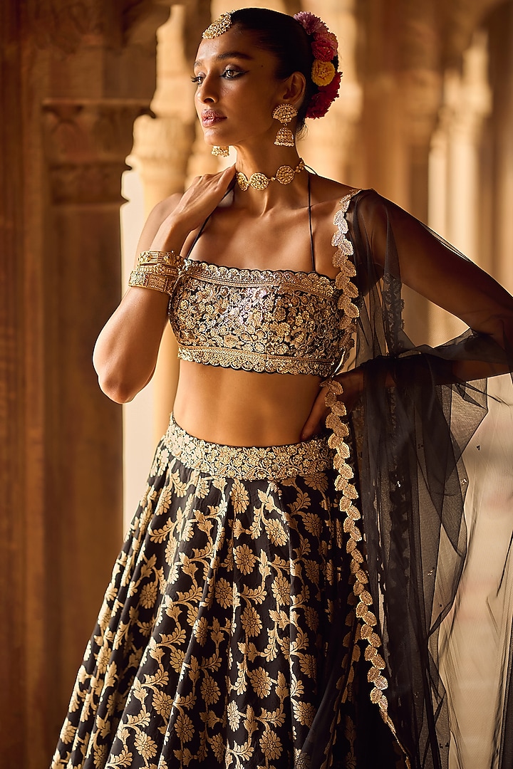 Black Brocade Thread Embroidered Lehenga Set by Lashkaraa at Pernia's Pop Up Shop