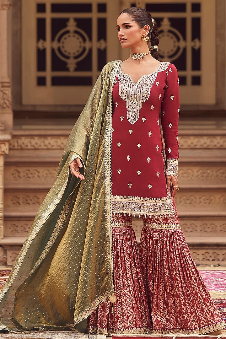 Maroon Brocade Zari Embellished Gharara Set by Lashkaraa at Pernia's Pop Up Shop