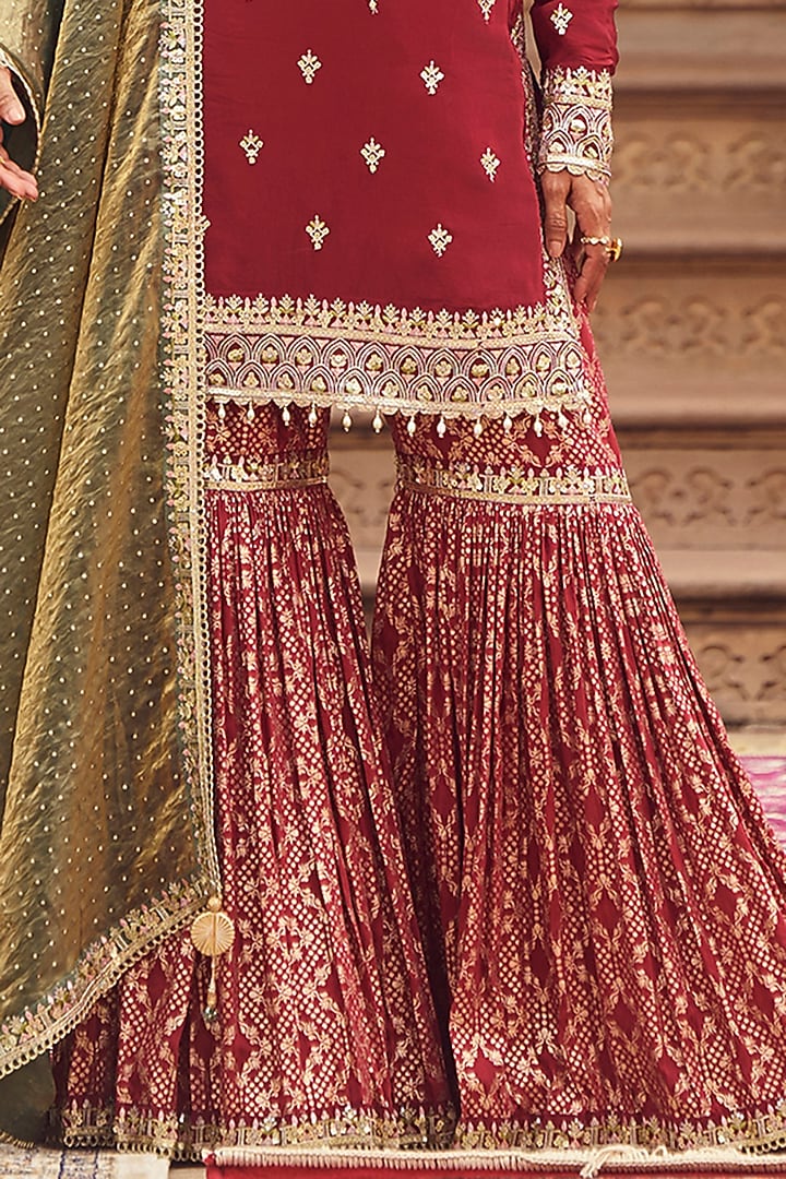 Maroon Brocade Zari Embellished Gharara Set by Lashkaraa at Pernia's Pop Up Shop