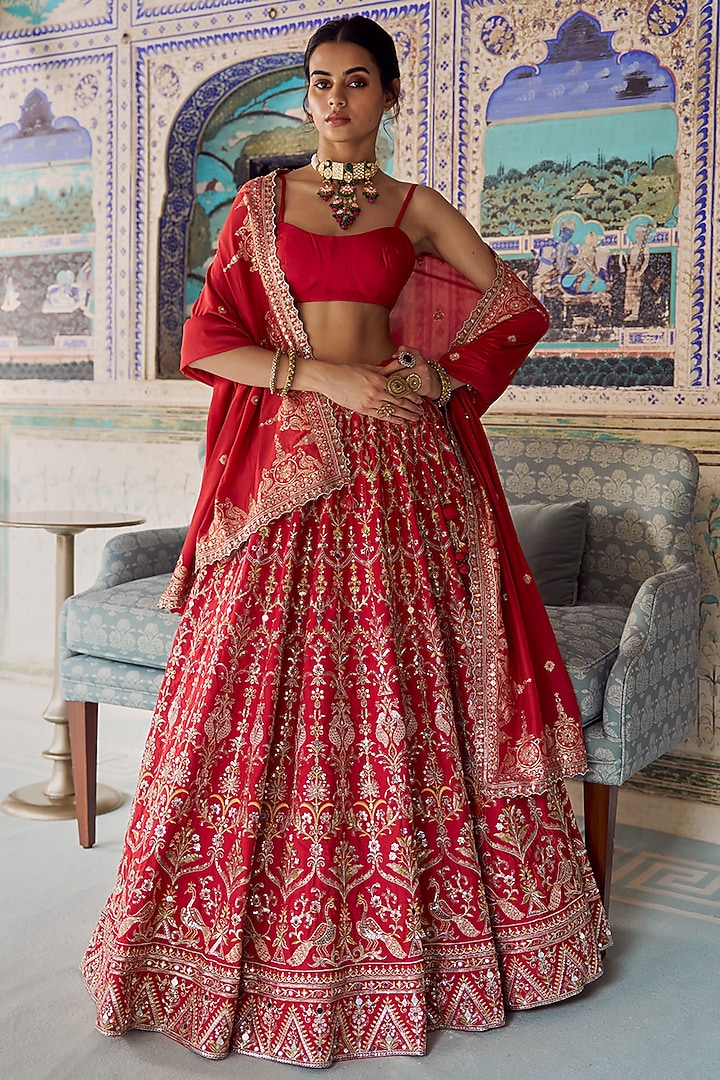 Red Viscose Silk Thread Embroidered Wedding Lehenga Set by Lashkaraa at Pernia's Pop Up Shop