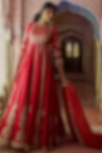 Red Silk Thread Embroidered Party Wear Anarkali Set by Lashkaraa at Pernia's Pop Up Shop