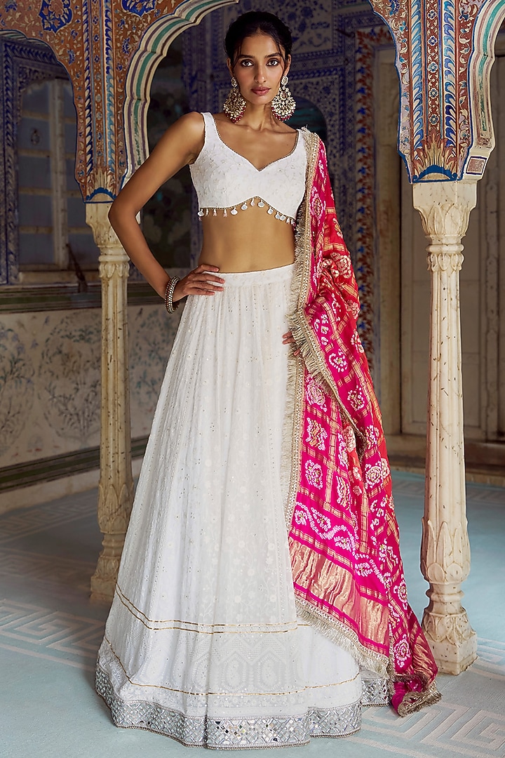 White Pure Bandhani Modal Gajji Silk Hand Embellished Wedding Lehenga Set by Lashkaraa at Pernia's Pop Up Shop